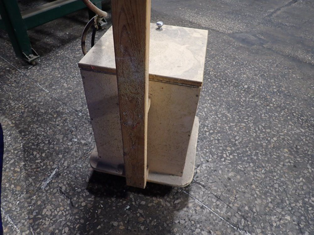 Bink 10"x10"x10" Tank W/ Spray Gun