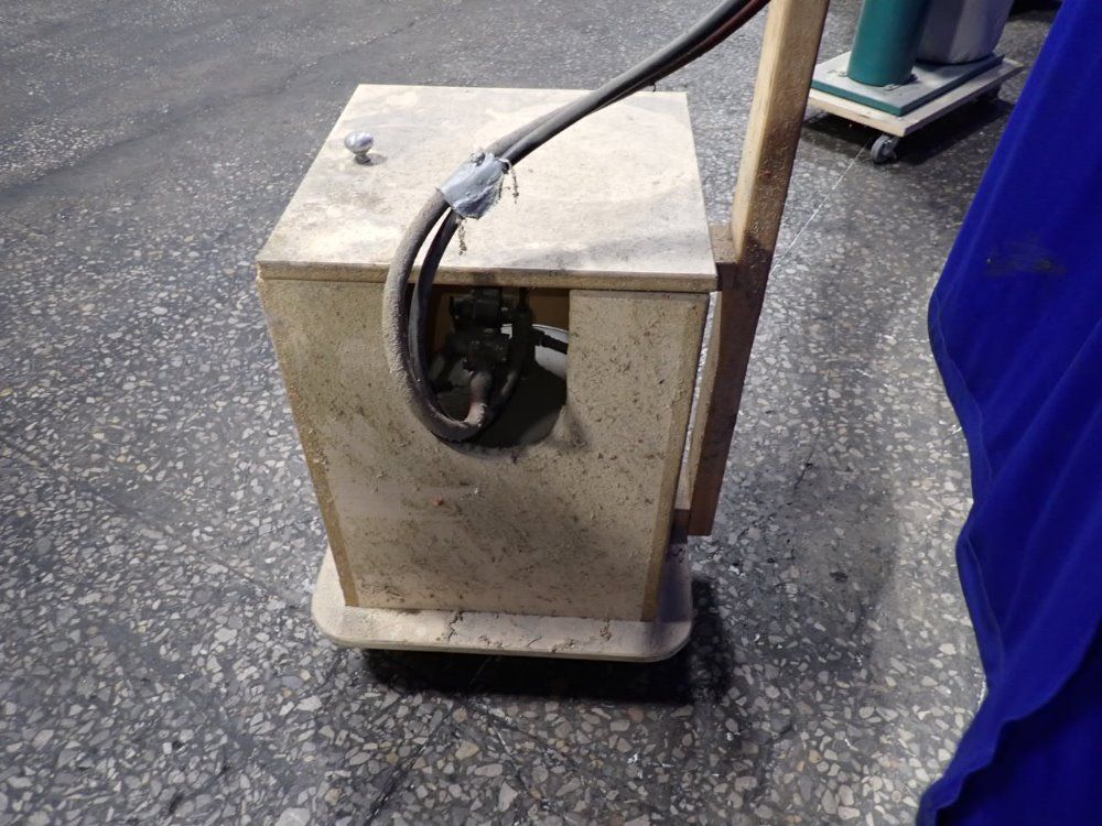 Bink 10"x10"x10" Tank W/ Spray Gun