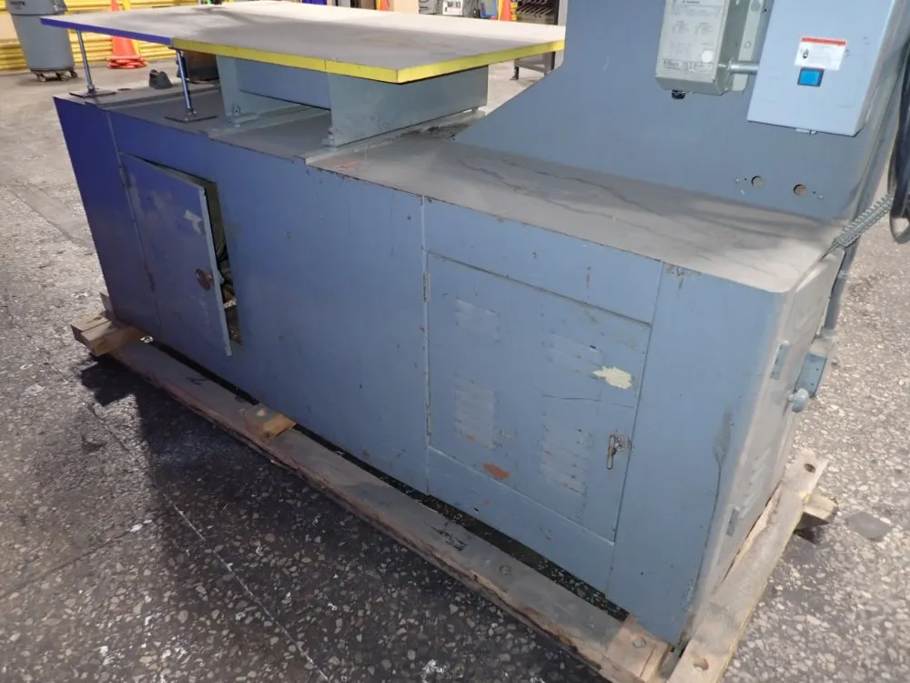 Grob 60 1/2" Throat Vertical Bandsaw - Ns60