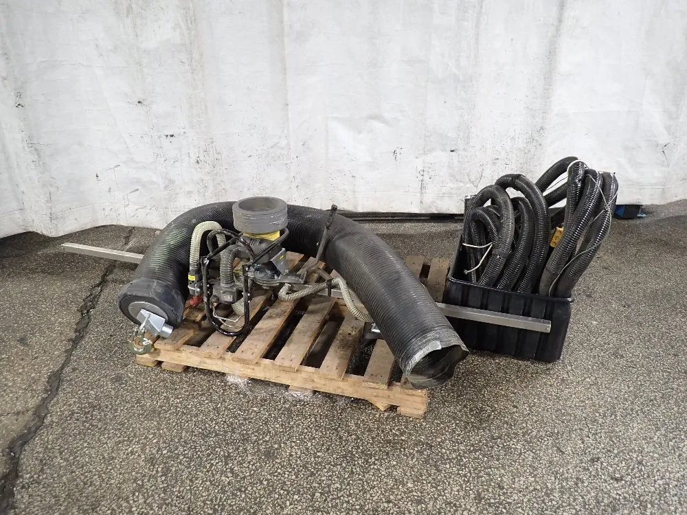 VACUUM LIFTER WITH HOSES
