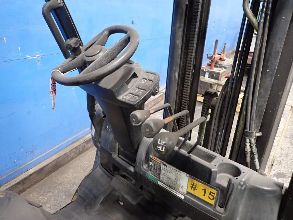 Yale 5550 Lbs Propane Forklift - Glp060vxevre087