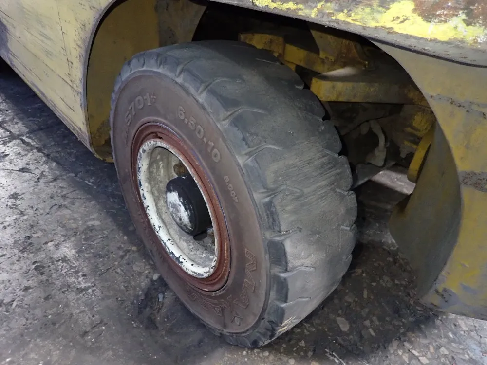 Yale 5550 Lbs Propane Forklift - Glp060vxevre087