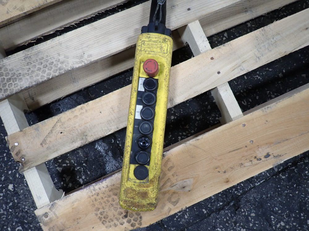 R & M Materials Electric Chain Hoist - Lm 16