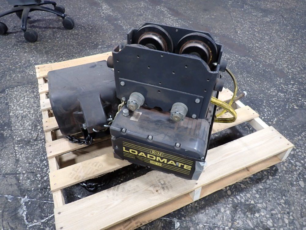 R & M Materials Electric Chain Hoist - Lm 16