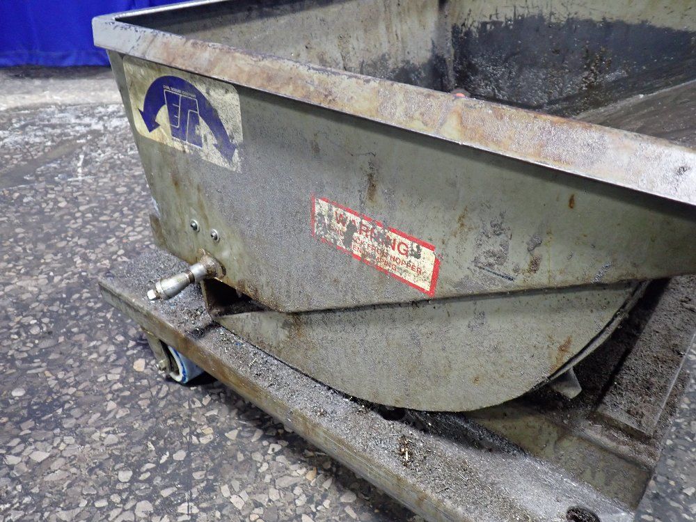 Earl Soesbe Co Self Dumping Hopper