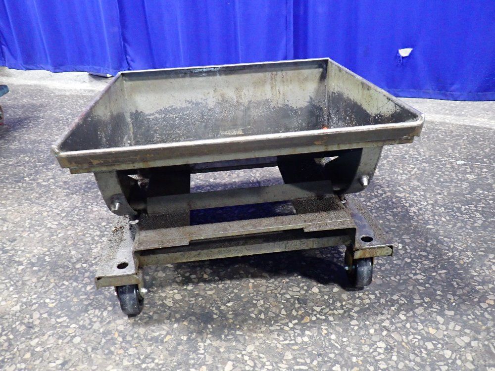 Earl Soesbe Co Self Dumping Hopper