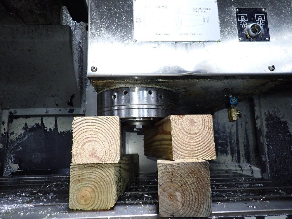 Bridgeport 27 1/2" X 67" Cnc Vmc - Xr 1500e