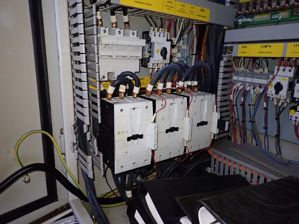 Bridgeport 27 1/2" X 67" Cnc Vmc - Xr 1500e