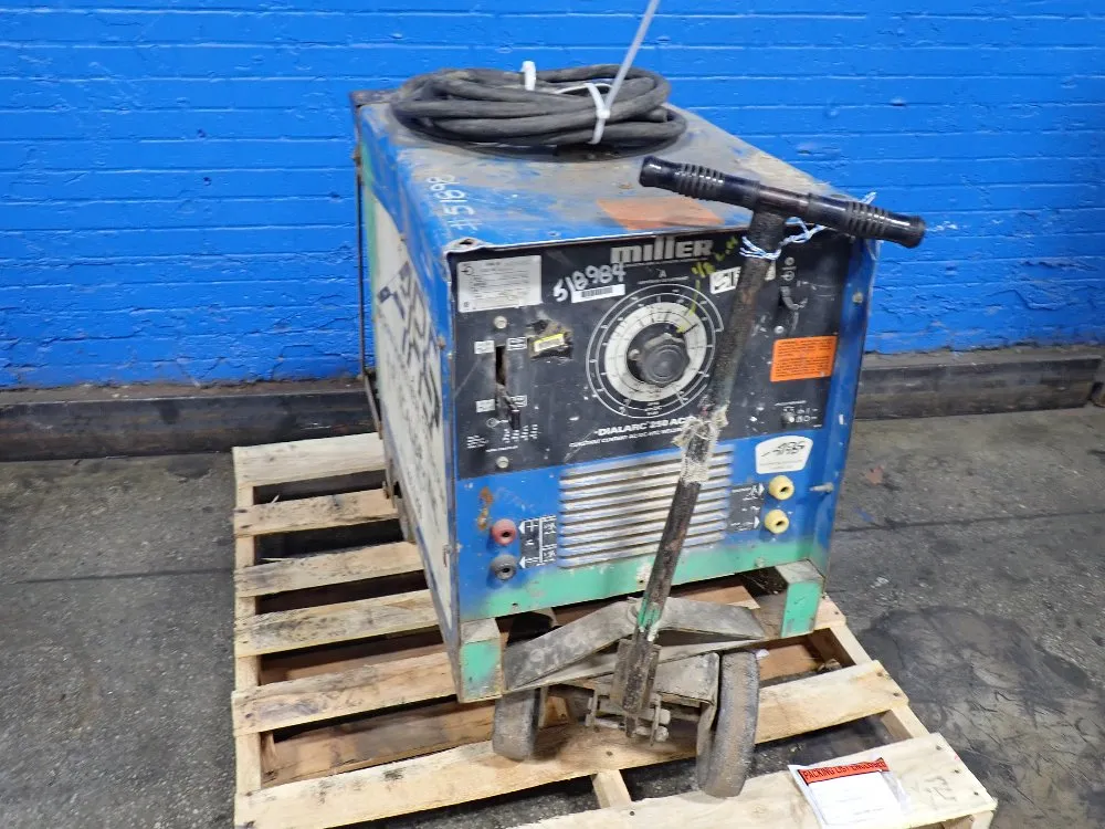 Miller 250 Amp Welder - Dialarc 250