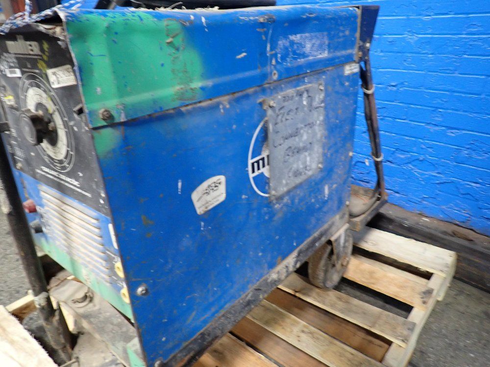 Miller 250 Amp Welder - Dialarc 250