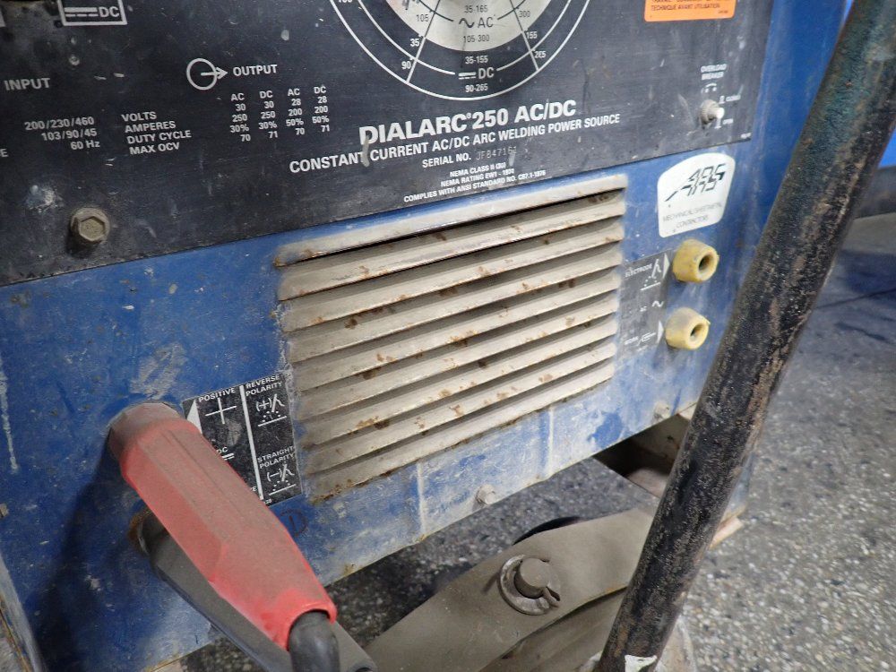 Miller 250 Amp Welder - Dialarc 250
