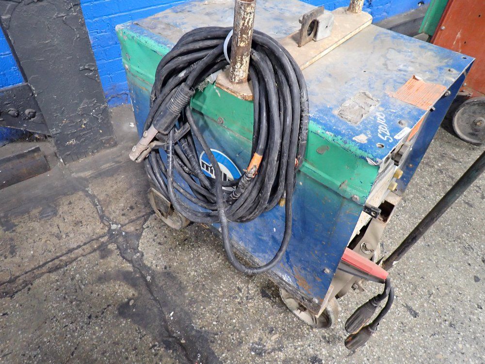 Miller 250 Amp Welder - Dialarc 250