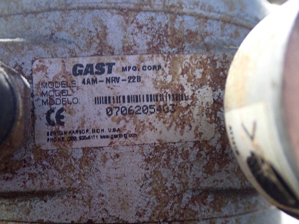 200 Gallons Plastic Tank