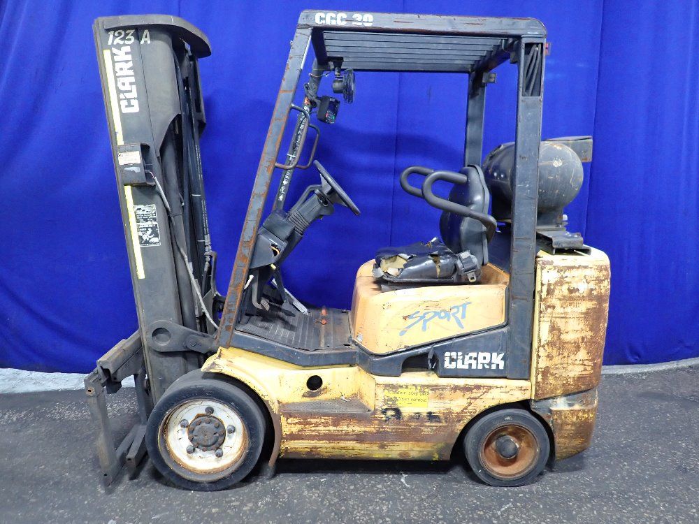 Clark 6000 Lbs Propane Forklift - Cgc30