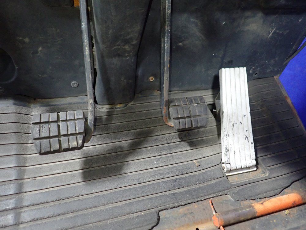 Clark 6000 Lbs Propane Forklift - Cgc30