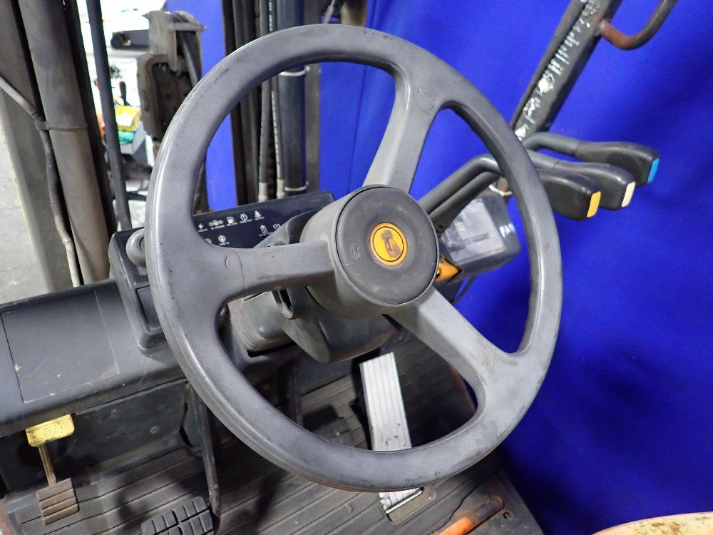 Clark 6000 Lbs Propane Forklift - Cgc30