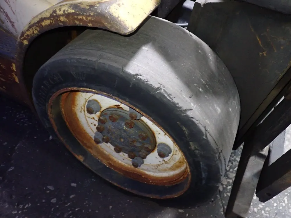 Clark 6000 Lbs Propane Forklift - Cgc30