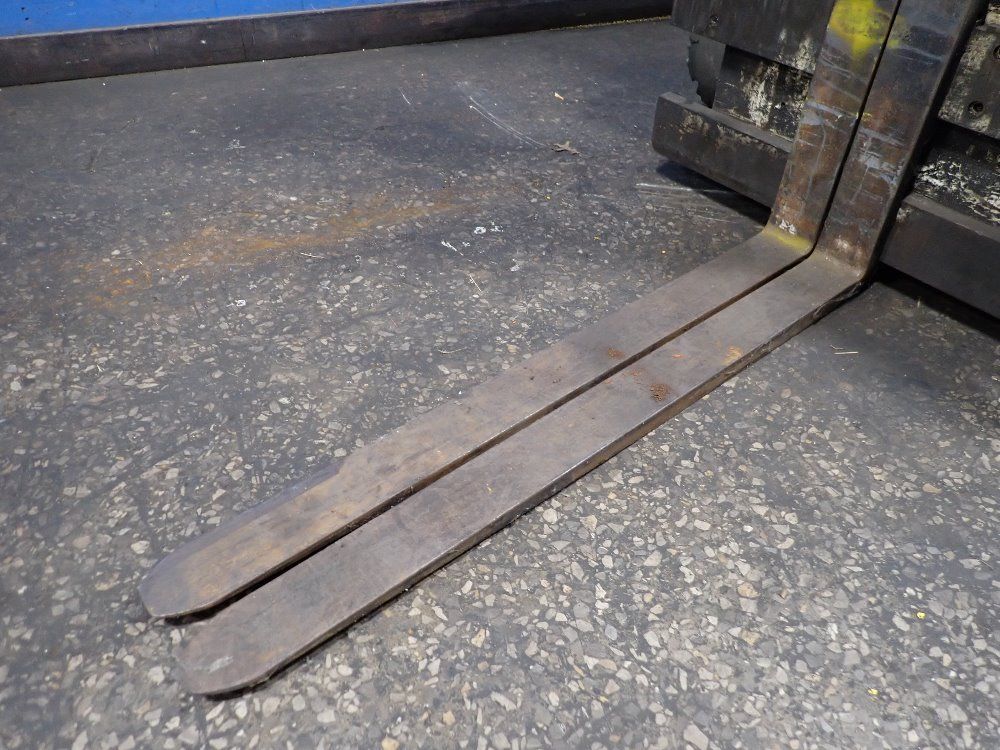 Clark 4950 Lbs Propane Forklift - Cgp 30