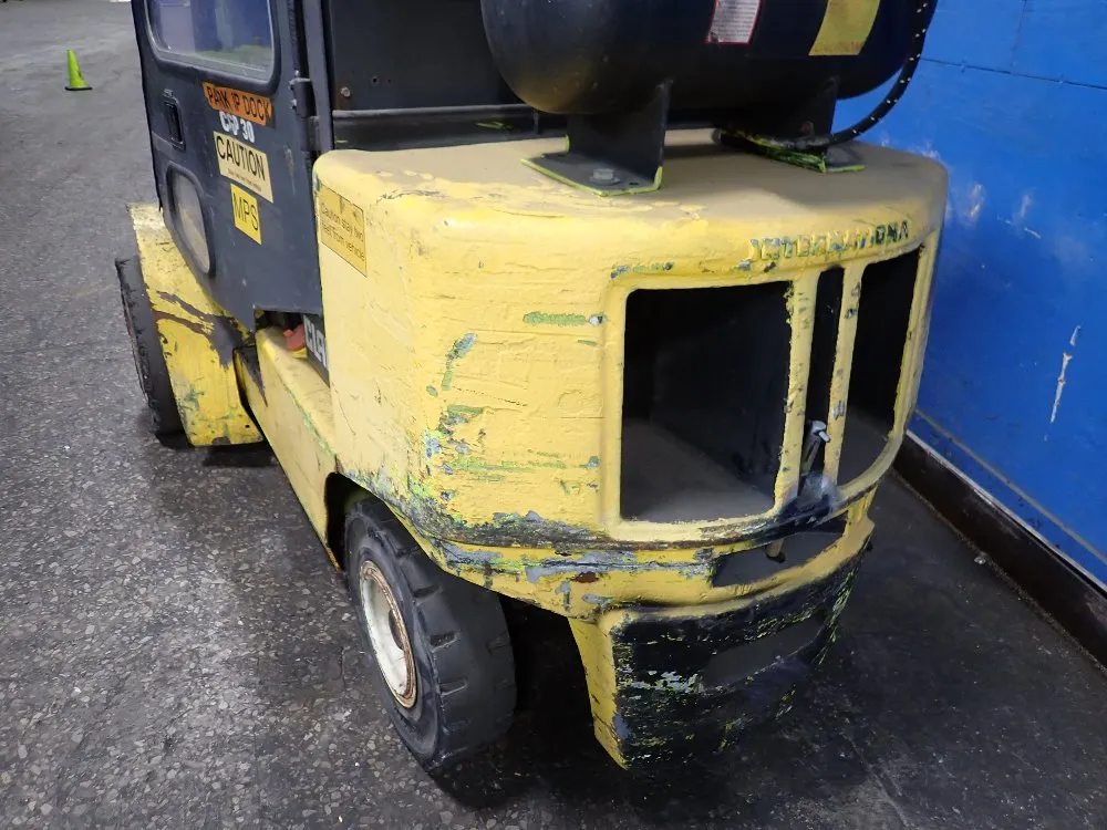 Clark 4950 Lbs Propane Forklift - Cgp 30