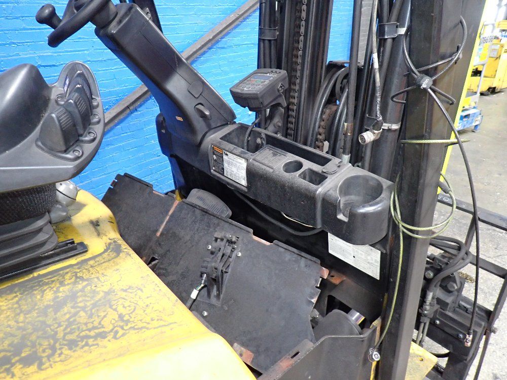 Yale 7150 Lbs Electric Forklift - Erc080vhn48te088