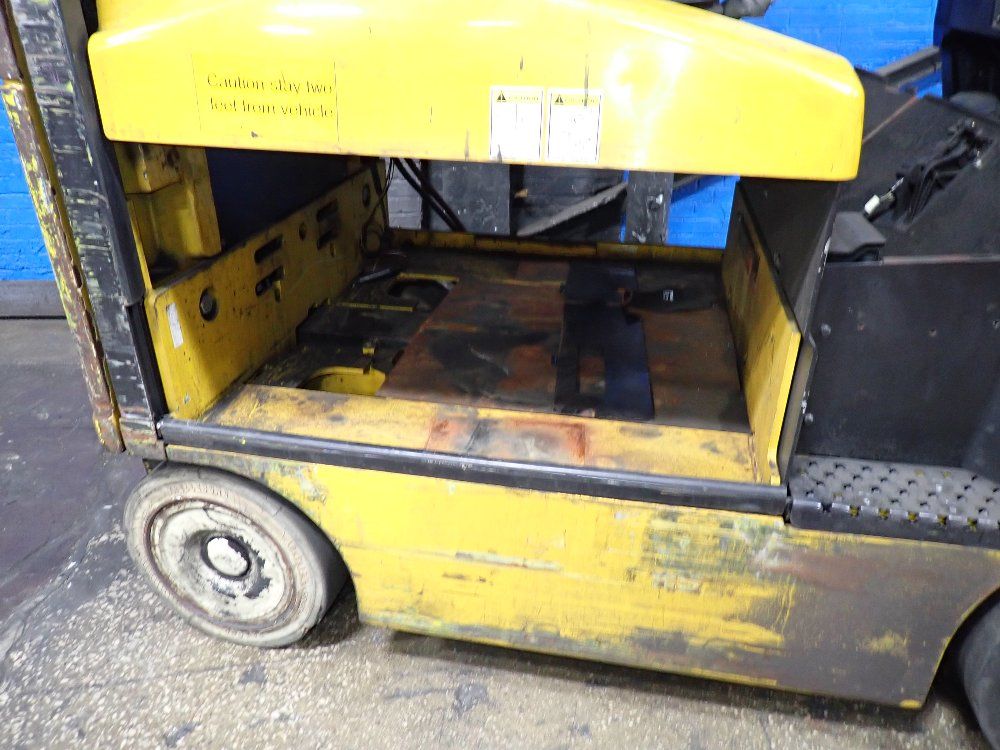 Yale 7150 Lbs Electric Forklift - Erc080vhn48te088