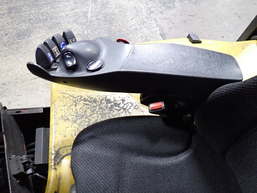 Yale 7150 Lbs Electric Forklift - Erc080vhn48te088