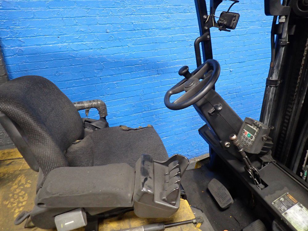 Yale 7150 Lbs Electric Forklift - Erc080hhn48te088