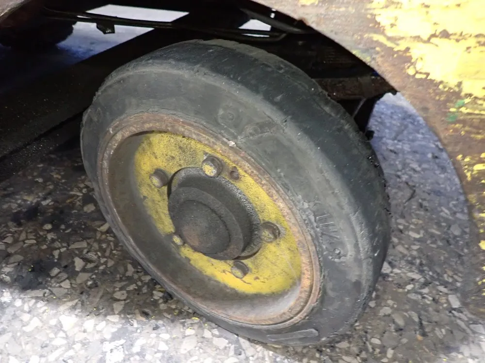 Pettibone Industrial Tractor - 460d-1b