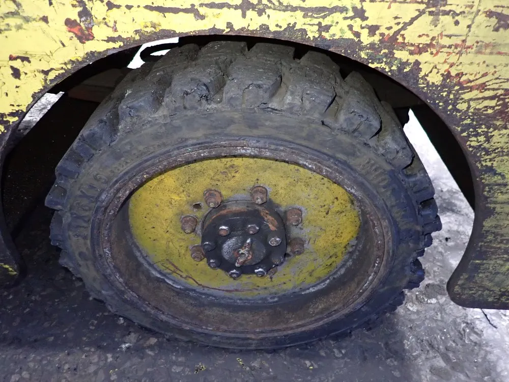 Pettibone Industrial Tractor - 460d-1b