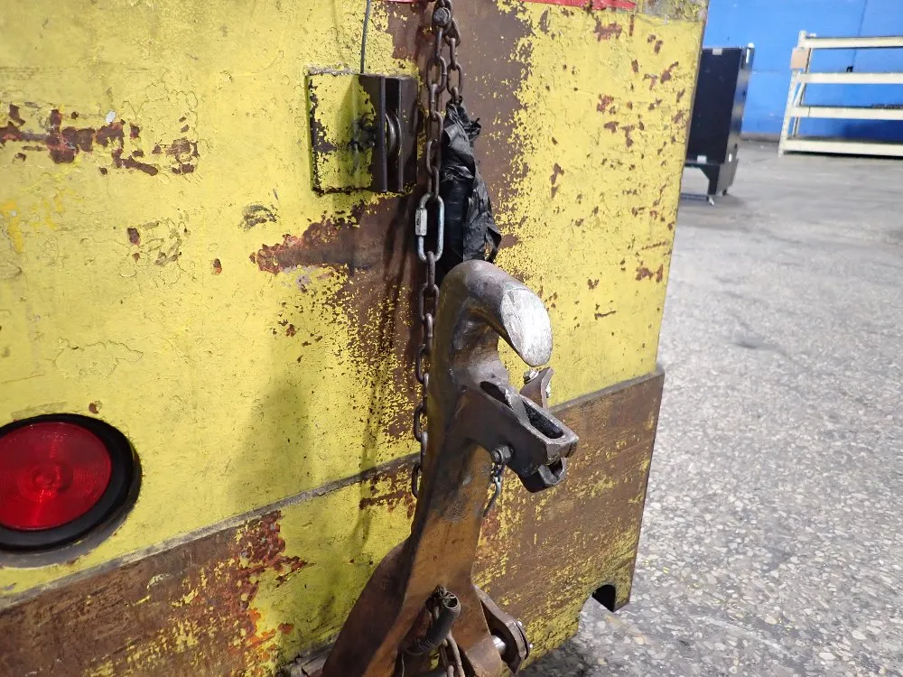 Pettibone Industrial Tractor - 460d-1b