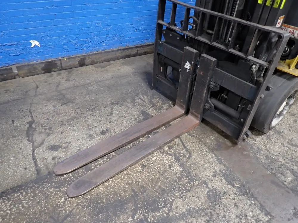 Yale 5300 Lbs Electric Forklift - Erc060vgn48te088