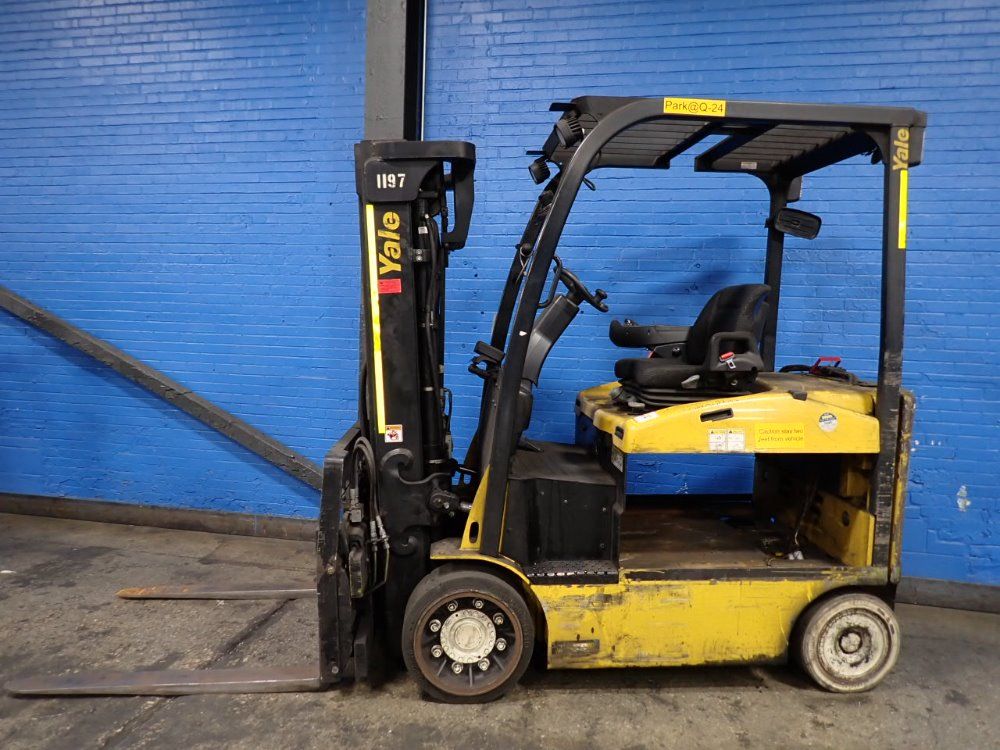 Yale 7250 Lbs Electric Forklift - Erc080vhn48te088