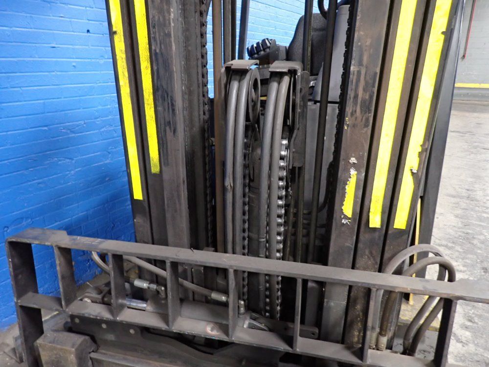 Yale 7250 Lbs Electric Forklift - Erc080vhn48te088