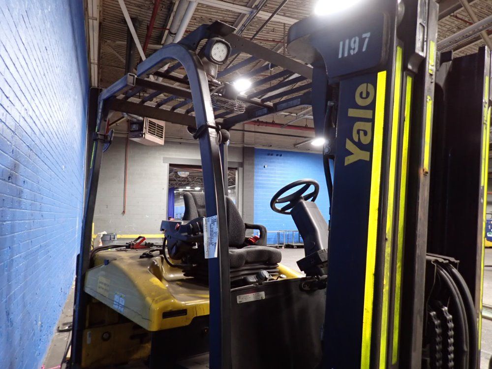 Yale 7250 Lbs Electric Forklift - Erc080vhn48te088