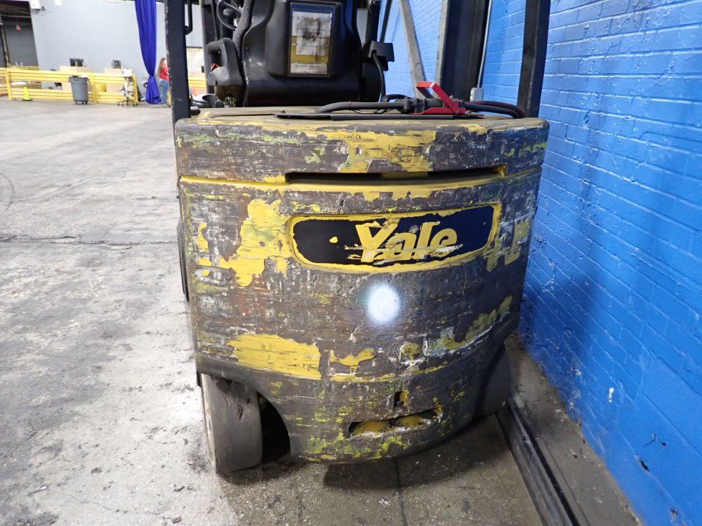 Yale 7250 Lbs Electric Forklift - Erc080vhn48te088