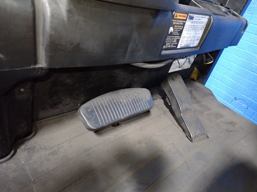 Yale 7250 Lbs Electric Forklift - Erc080vhn48te088