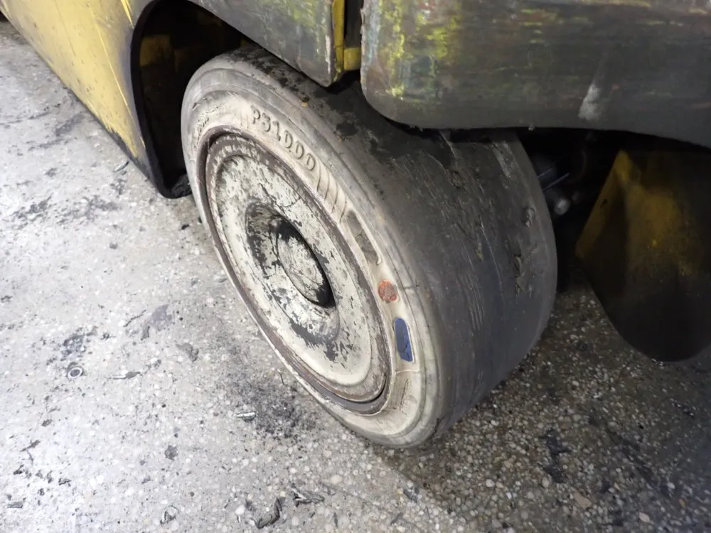 Yale 7250 Lbs Electric Forklift - Erc080vhn48te088