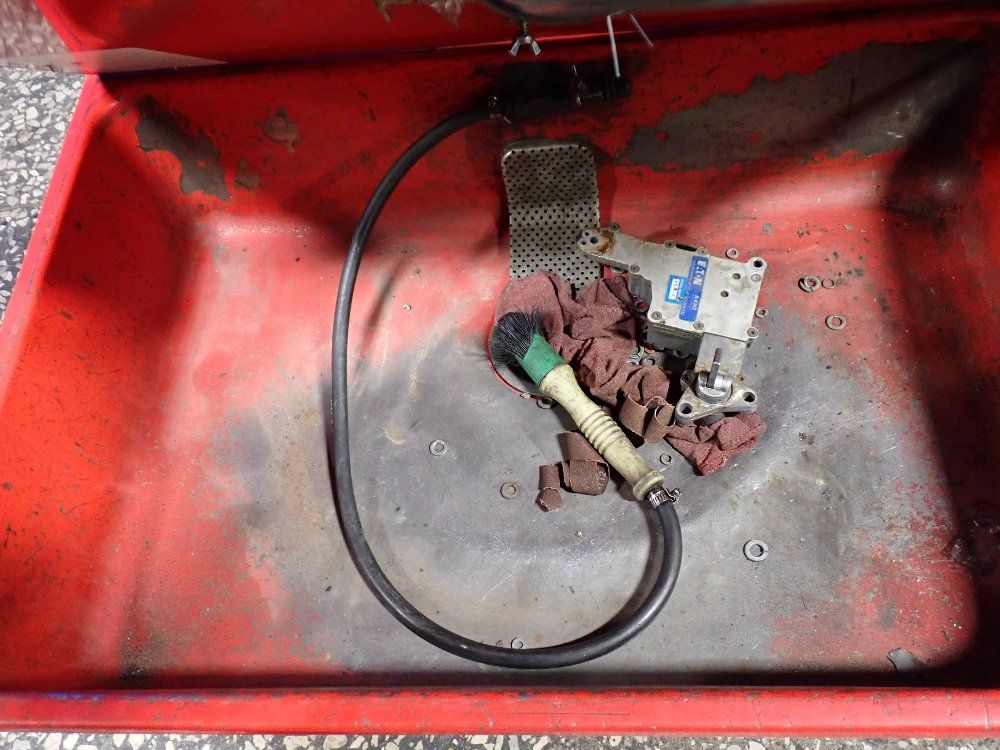 Safety Kleen Solvents Parts Washer - Model 30