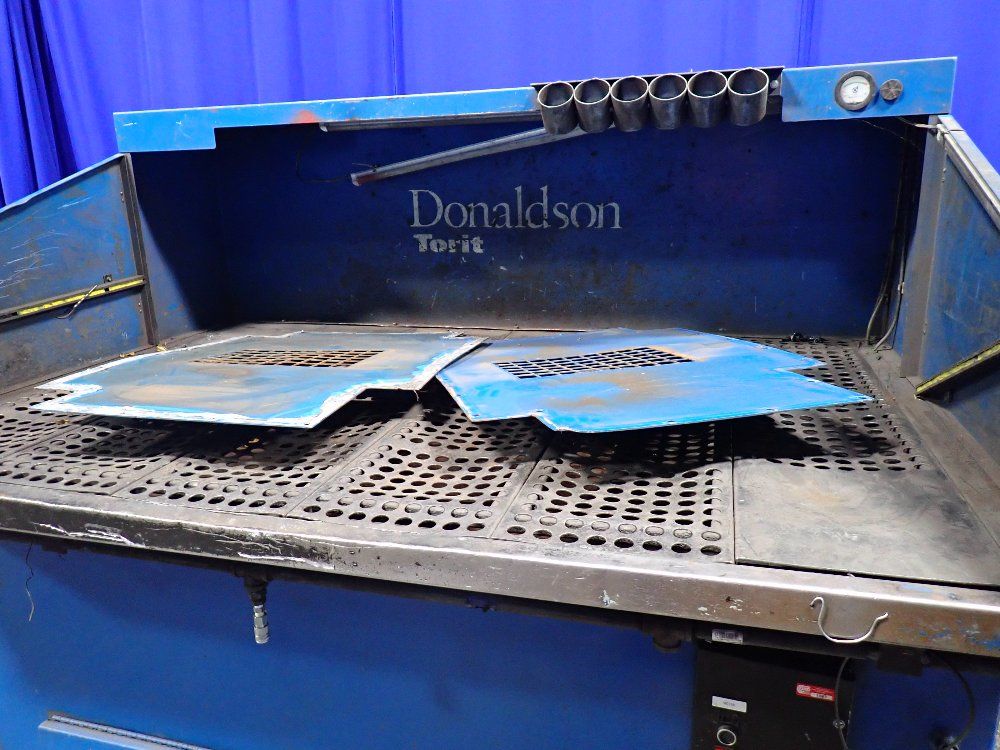 Donaldson Torit Down Draft Table - Db3000