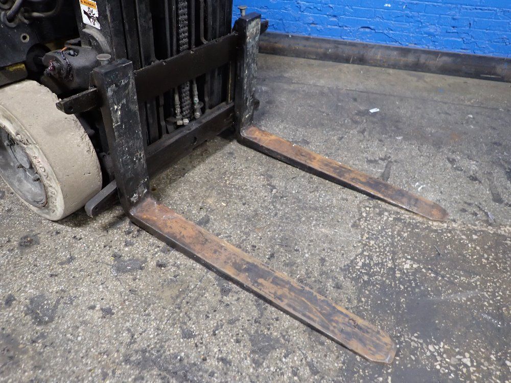 Yale 2900 Lbs Electric Forklift - Erp030vtn48te082