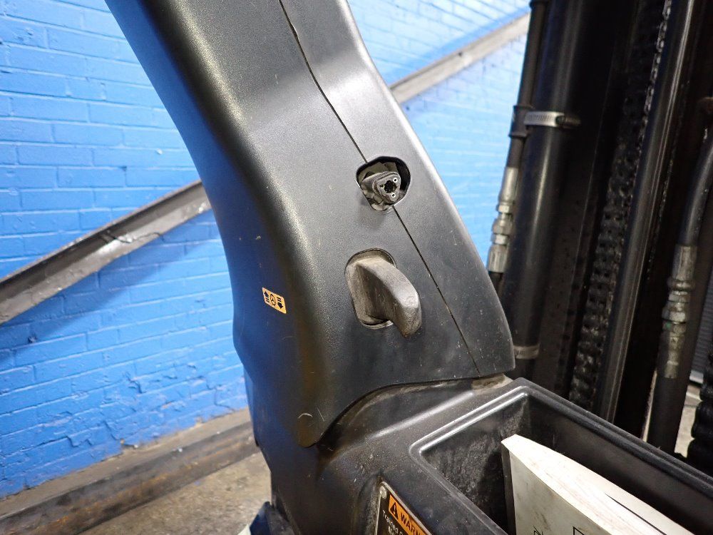 Yale 2900 Lbs Electric Forklift - Erp030vtn48te082