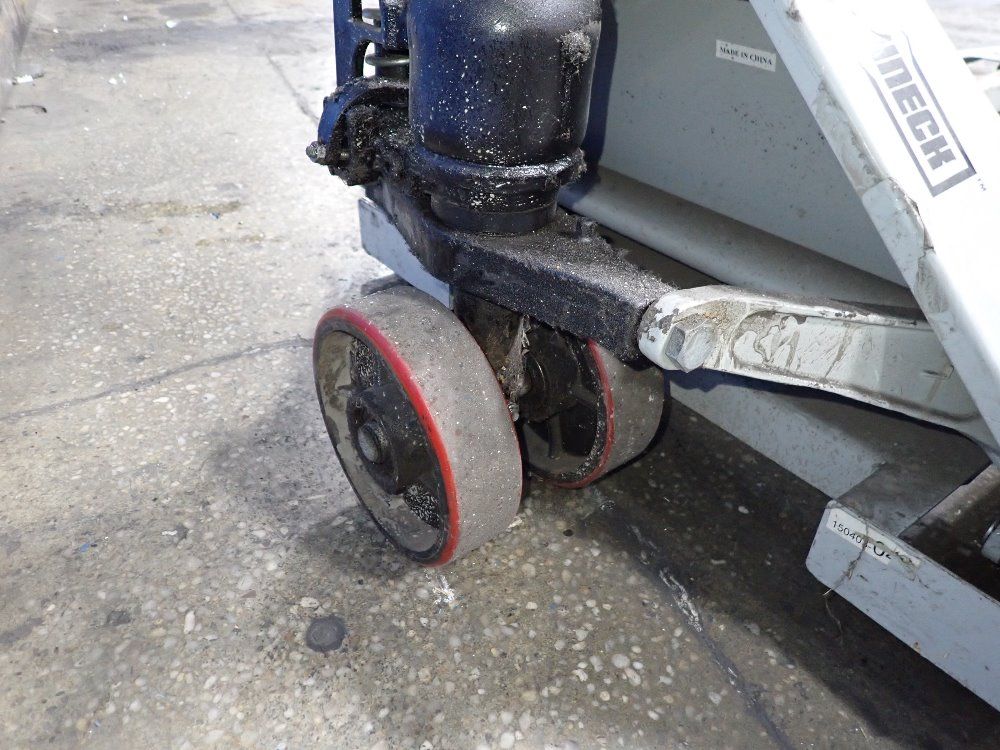 Roughneck Pallet Jack