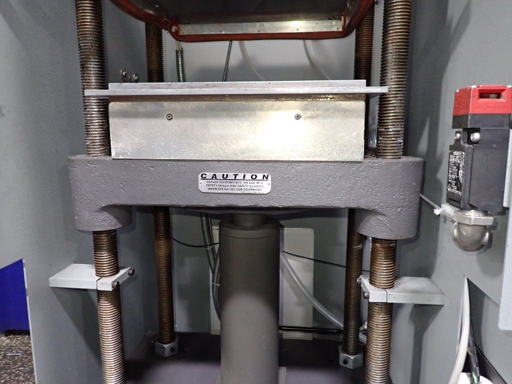 Carver 30 Ton 4-post Press - 3895 2prob01