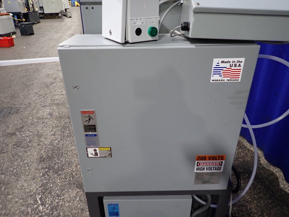 Carver 30 Ton 4-post Press - 3895 2prob01