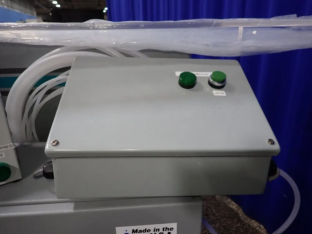 Carver 30 Ton 4-post Press - 3895 2prob01