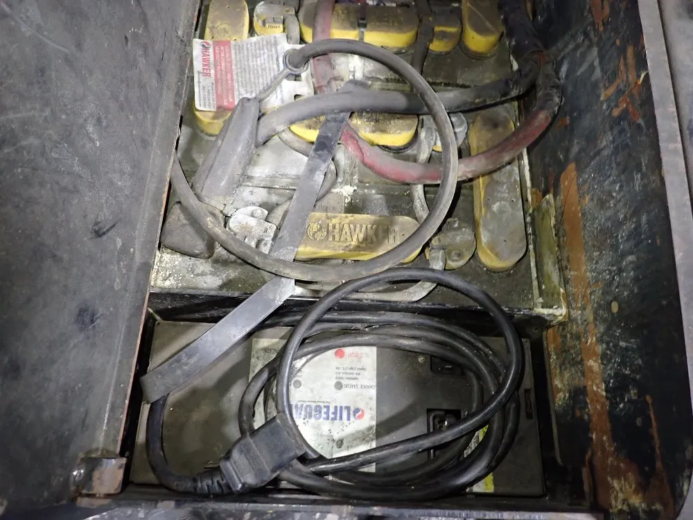 Linde 750 Lbs Tugger - Etr45