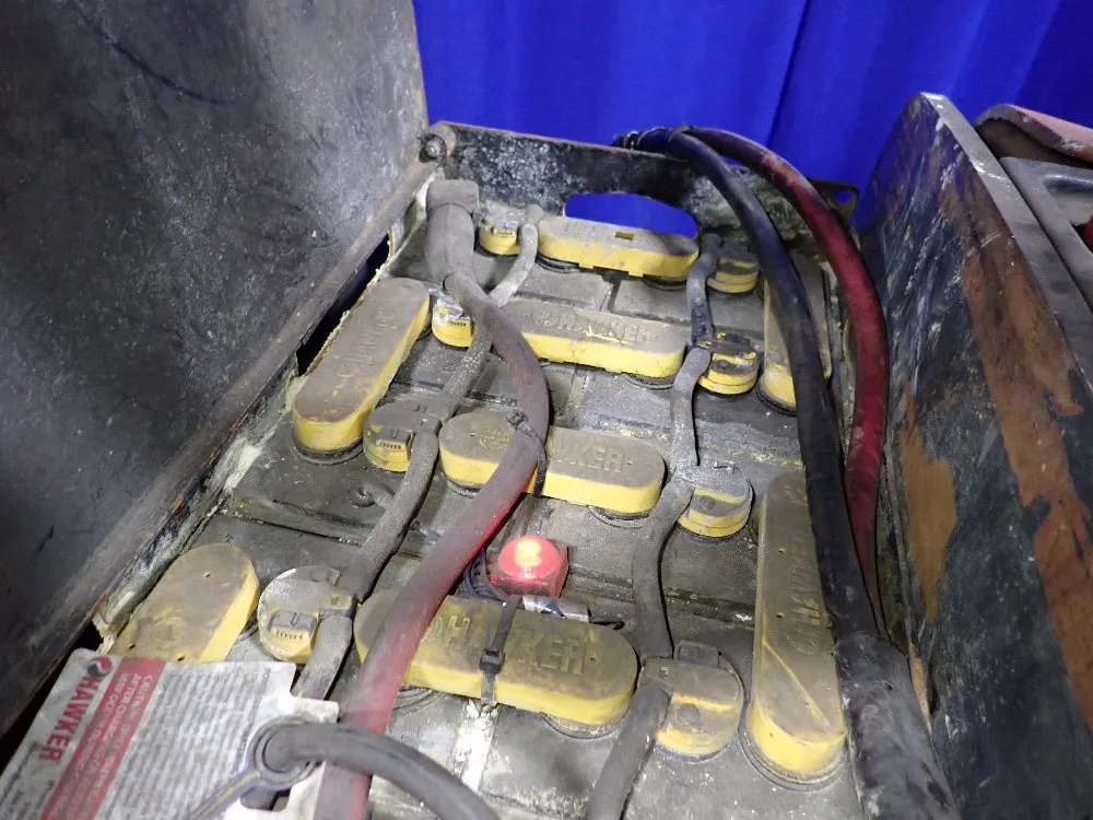 Linde 750 Lbs Tugger - Etr45