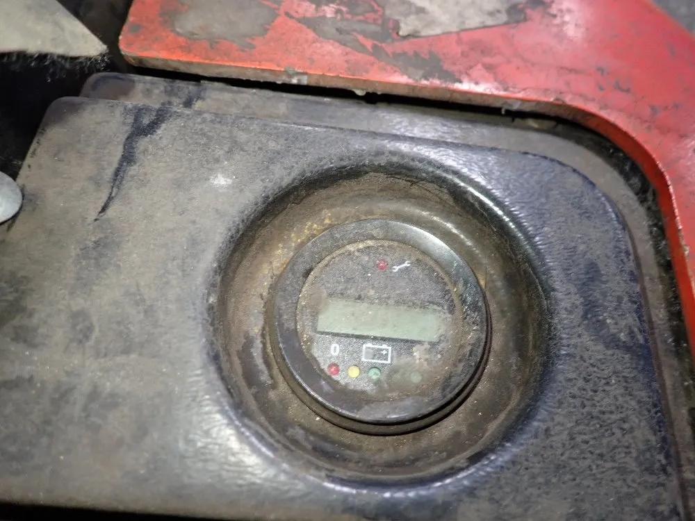 Linde 750 Lbs Tugger - Etr45