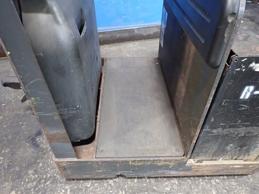 Linde 750 Lbs Tugger - Etr45