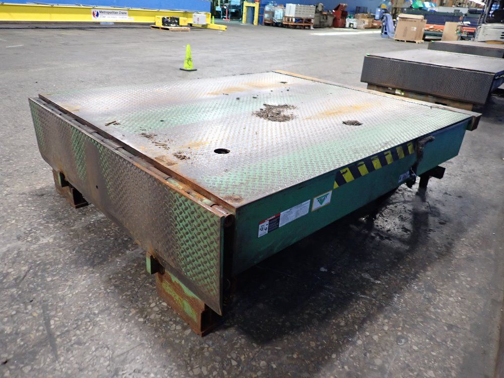 Kelley 71" X 81 1/2" Dock Leveler